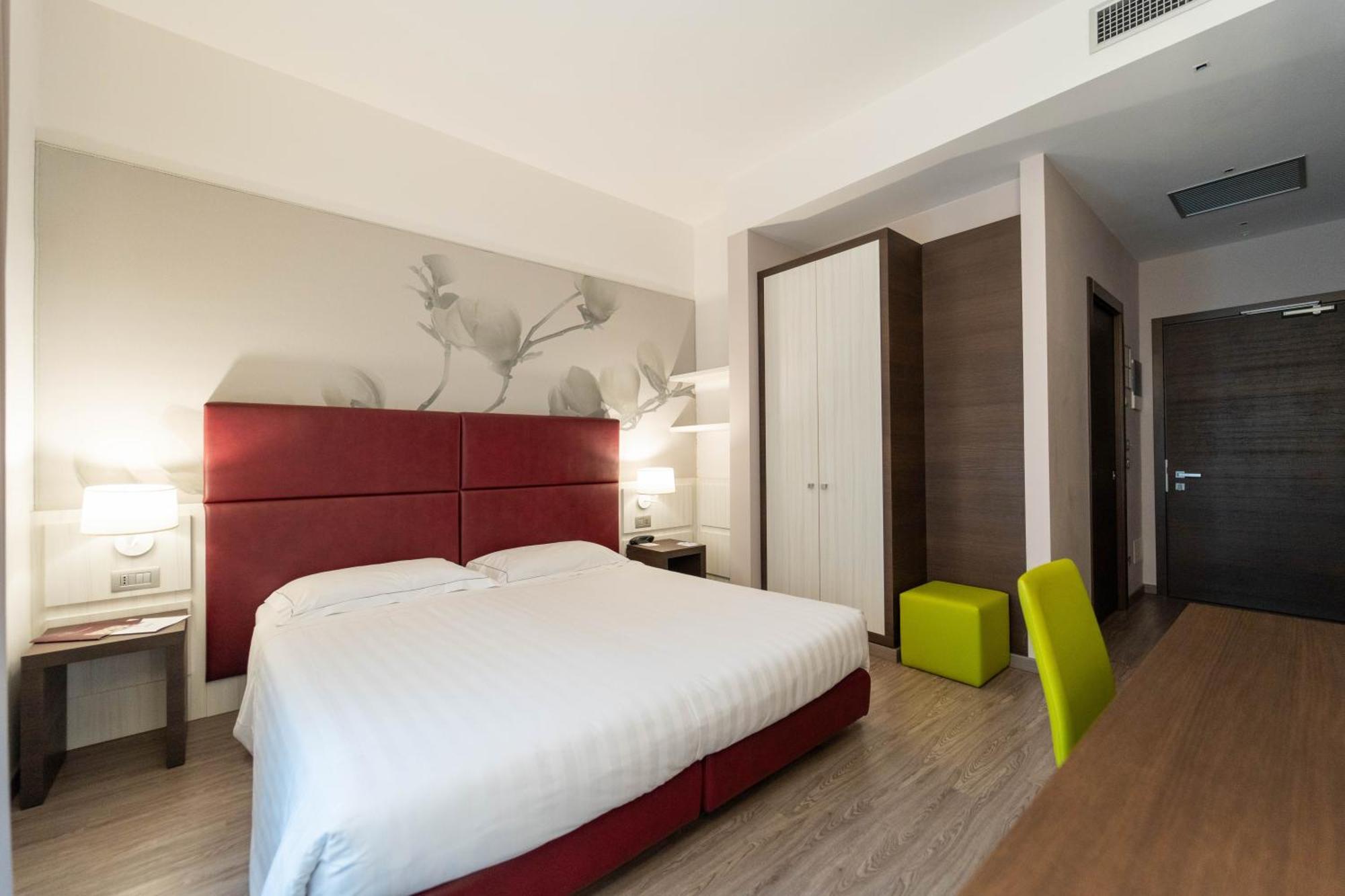 Hotel Villa Nabila Reggiolo Екстериор снимка