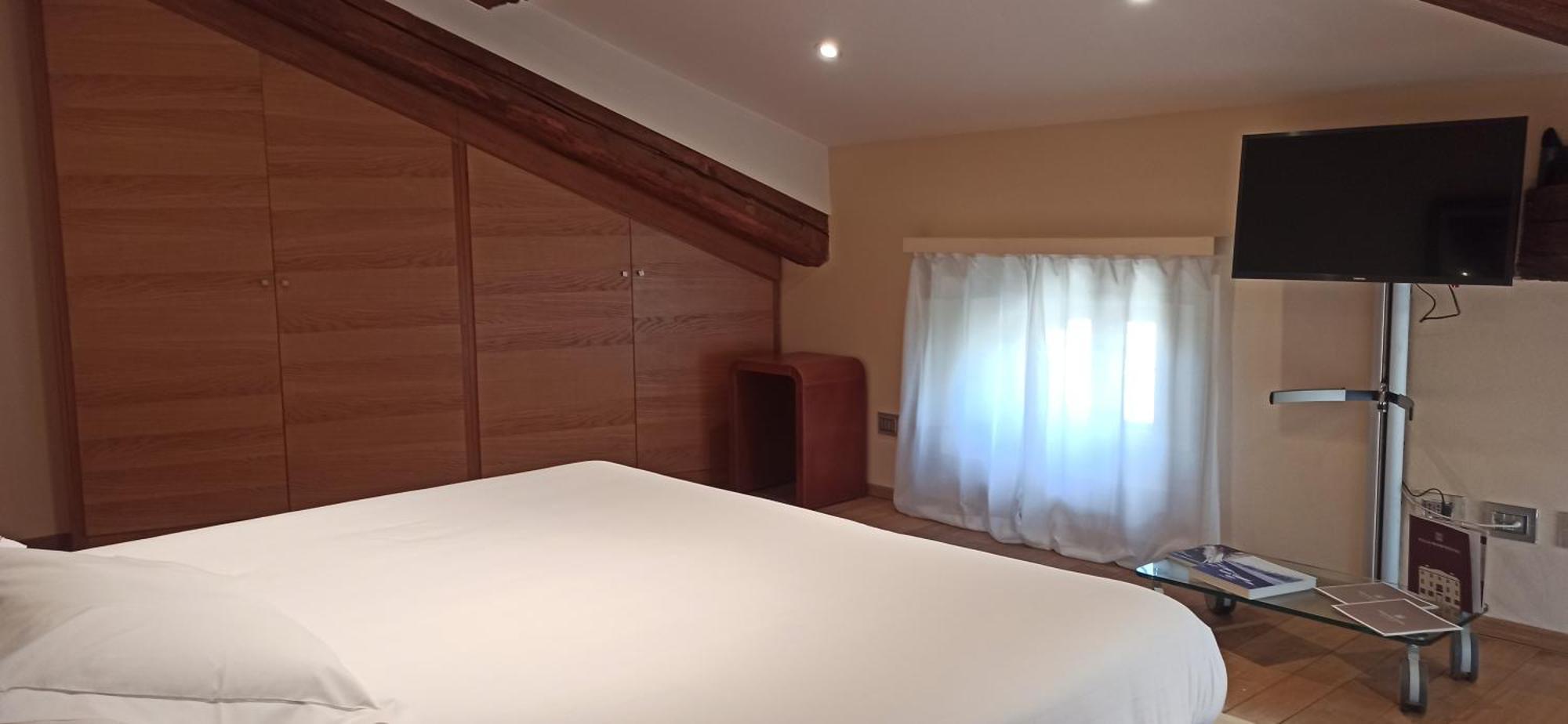 Hotel Villa Nabila Reggiolo Екстериор снимка