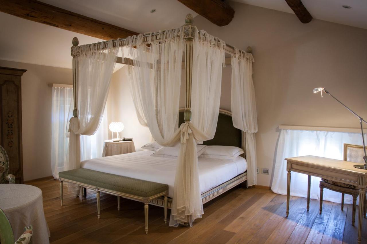 Hotel Villa Nabila Reggiolo Екстериор снимка