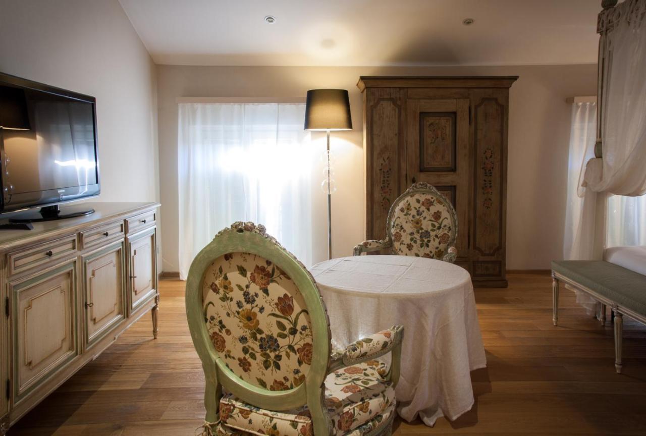 Hotel Villa Nabila Reggiolo Екстериор снимка